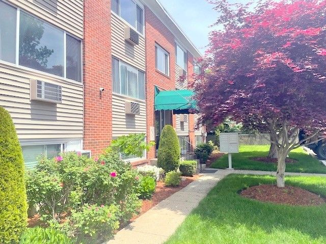 45 Urban Avenue, North Providence, RI 02904