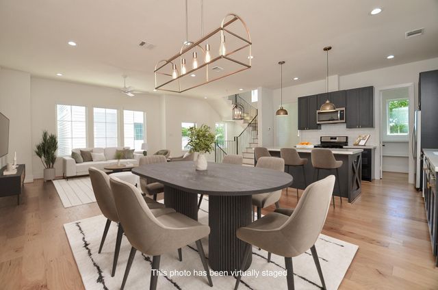 204 Burr Street G, Houston, TX 77011
