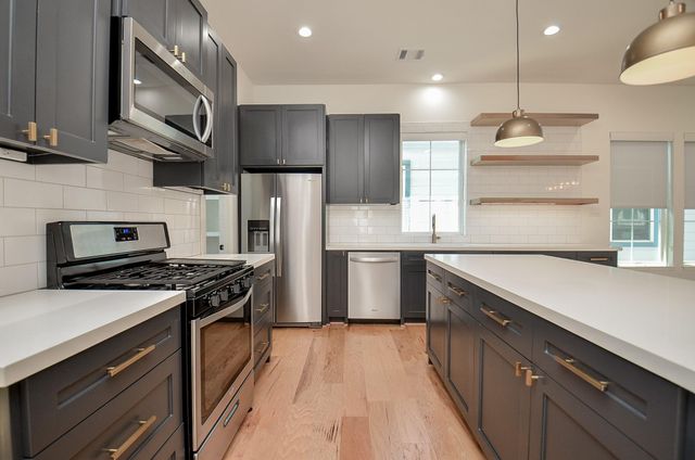 204 Burr Street G, Houston, TX 77011