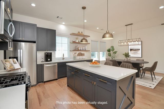 204 Burr Street G, Houston, TX 77011