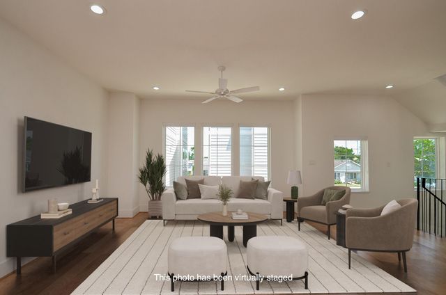 204 Burr Street G, Houston, TX 77011