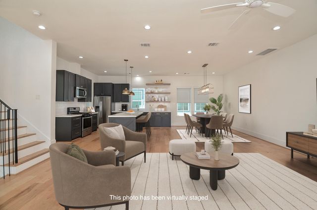 204 Burr Street G, Houston, TX 77011