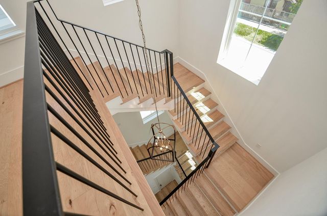 204 Burr Street G, Houston, TX 77011
