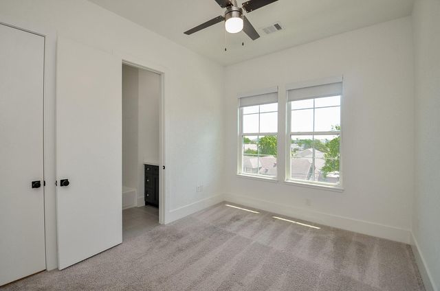 204 Burr Street G, Houston, TX 77011