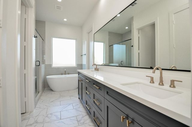 204 Burr Street G, Houston, TX 77011