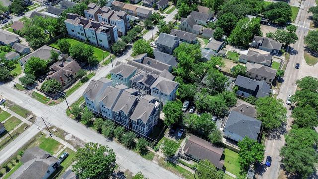204 Burr Street G, Houston, TX 77011