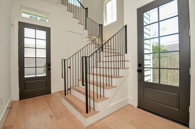 204 Burr Street G, Houston, TX 77011