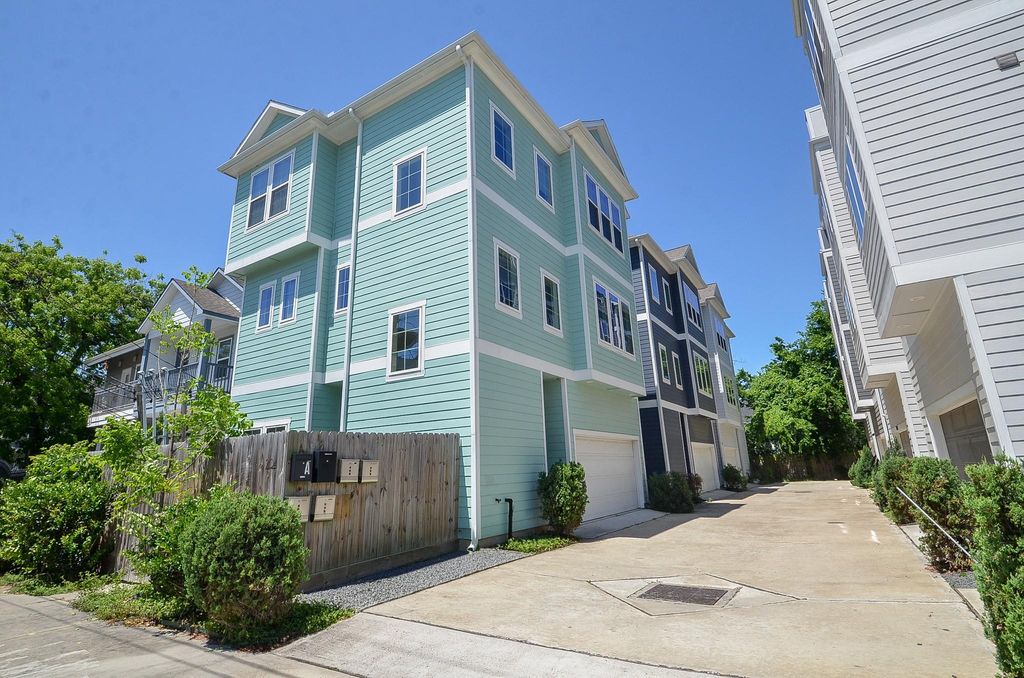 204 Burr Street G, Houston, TX 77011