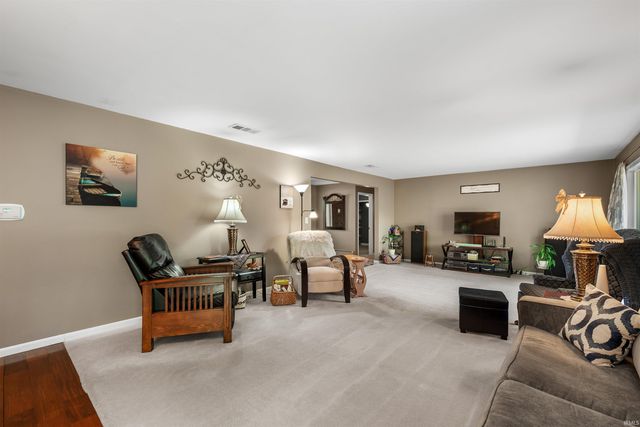 8819 Fortuna Way, Fort Wayne, IN 46815