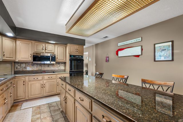 8819 Fortuna Way, Fort Wayne, IN 46815
