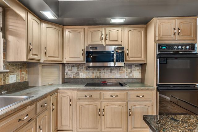 8819 Fortuna Way, Fort Wayne, IN 46815