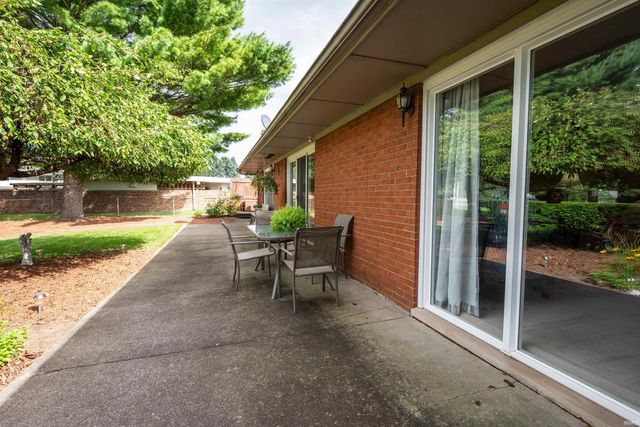 8819 Fortuna Way, Fort Wayne, IN 46815
