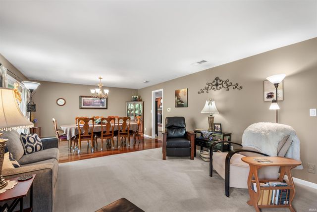 8819 Fortuna Way, Fort Wayne, IN 46815