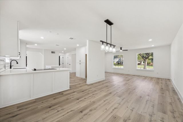 617 Bay Club Drive, Seabrook, TX 77586