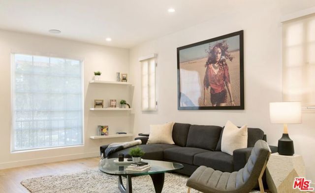 337 N Spaulding Avenue, Los Angeles, CA 90036