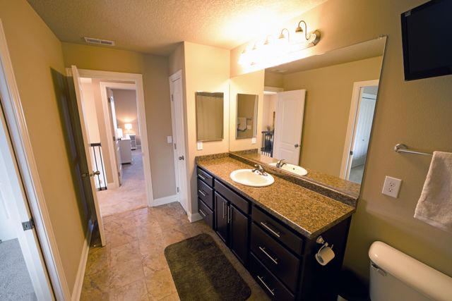 8530 Parkside Circle, West Des Moines, IA 50266