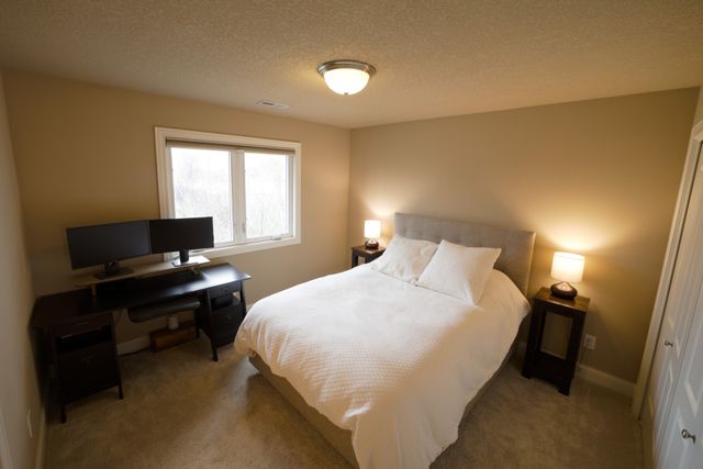 8530 Parkside Circle, West Des Moines, IA 50266