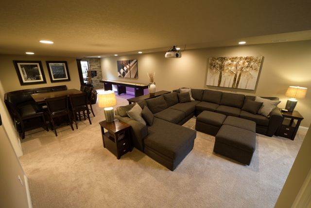 8530 Parkside Circle, West Des Moines, IA 50266