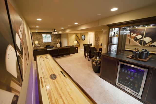 8530 Parkside Circle, West Des Moines, IA 50266