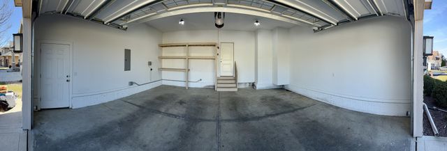 8530 Parkside Circle, West Des Moines, IA 50266