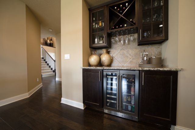 8530 Parkside Circle, West Des Moines, IA 50266