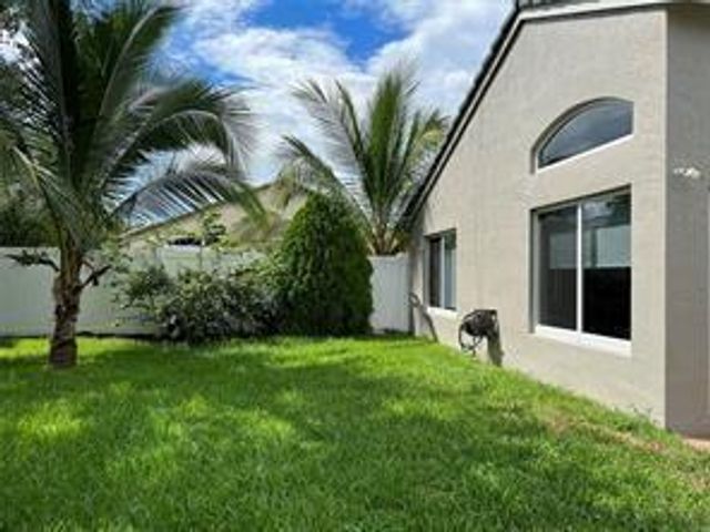 9880 Red Heart Lane, Tamarac, FL 33321