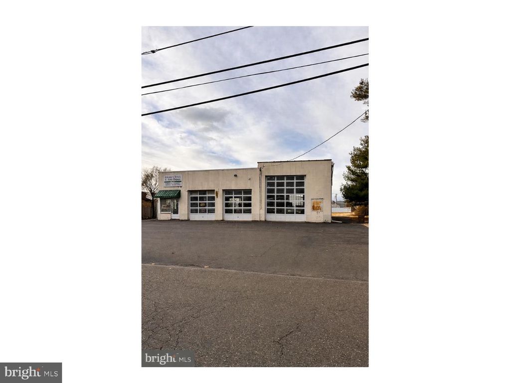 116 MONROE ST, Bristol, PA 19007