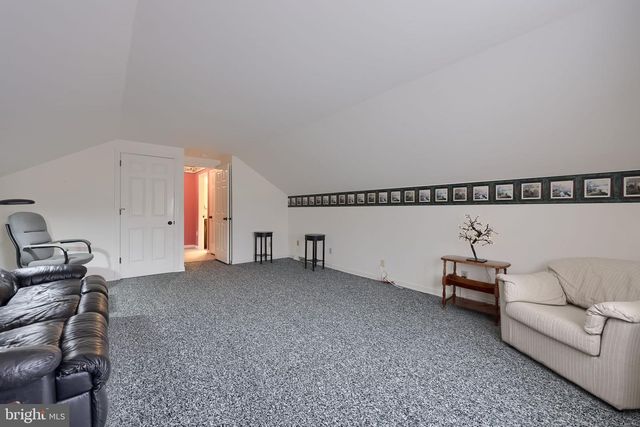 1800 N EDEN RD, Lancaster, PA 17601