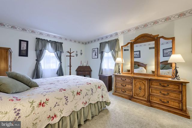 1800 N EDEN RD, Lancaster, PA 17601