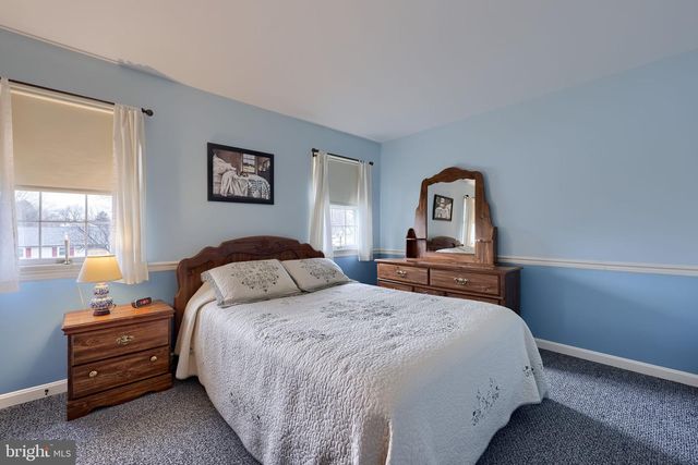 1800 N EDEN RD, Lancaster, PA 17601