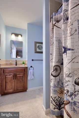 1800 N EDEN RD, Lancaster, PA 17601