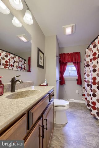 1800 N EDEN RD, Lancaster, PA 17601