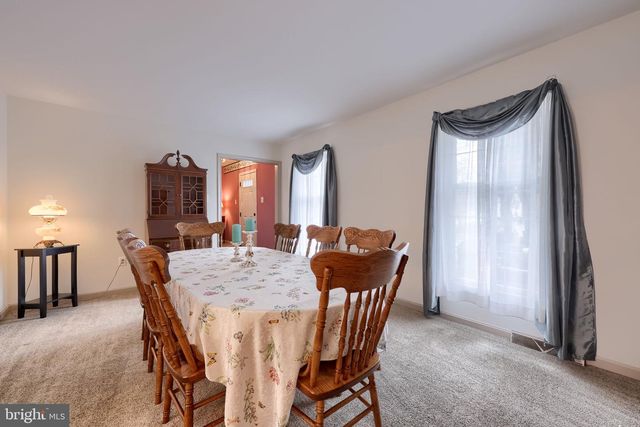 1800 N EDEN RD, Lancaster, PA 17601