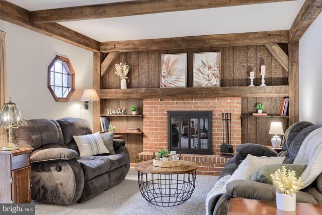 1800 N EDEN RD, Lancaster, PA 17601