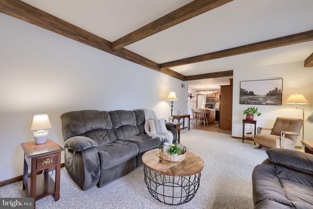 1800 N EDEN RD, Lancaster, PA 17601