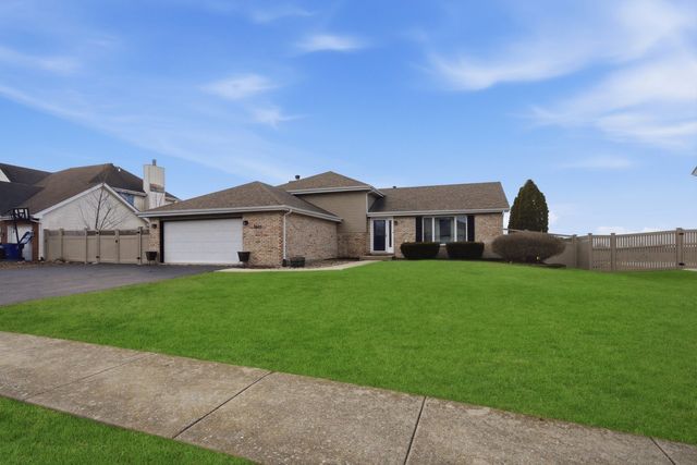 2665 Daniel Lewis Drive, New Lenox, IL 60451