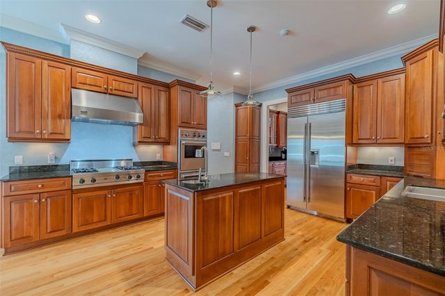 1816 S DOVER ROAD, Dover, FL 33527