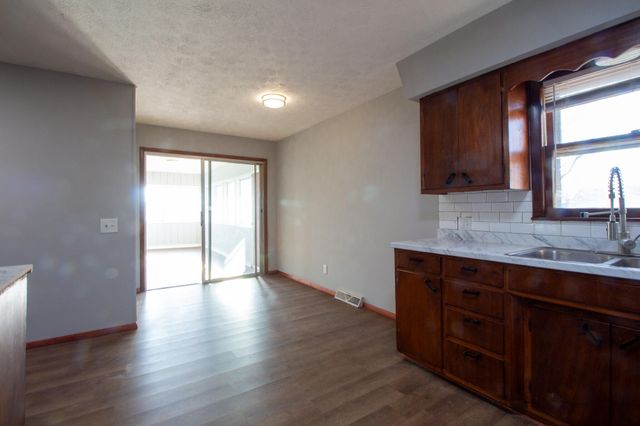 1107 S Weaver Avenue, Springfield, MO 65807