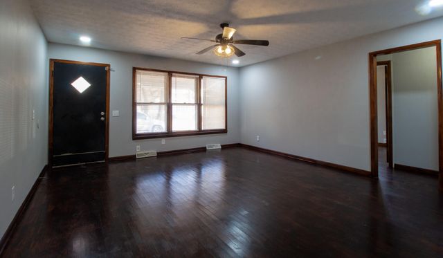 1107 S Weaver Avenue, Springfield, MO 65807