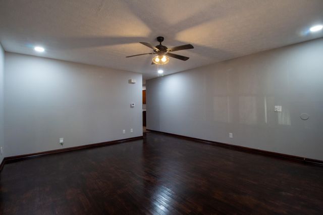 1107 S Weaver Avenue, Springfield, MO 65807