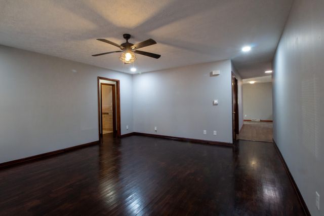 1107 S Weaver Avenue, Springfield, MO 65807