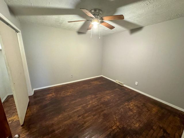 1107 S Weaver Avenue, Springfield, MO 65807