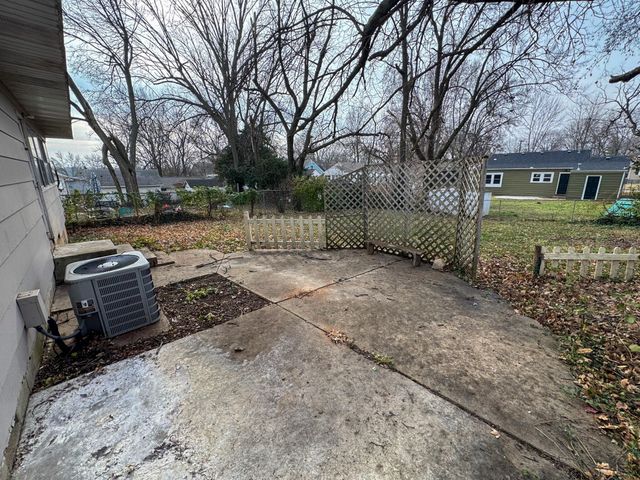 1107 S Weaver Avenue, Springfield, MO 65807