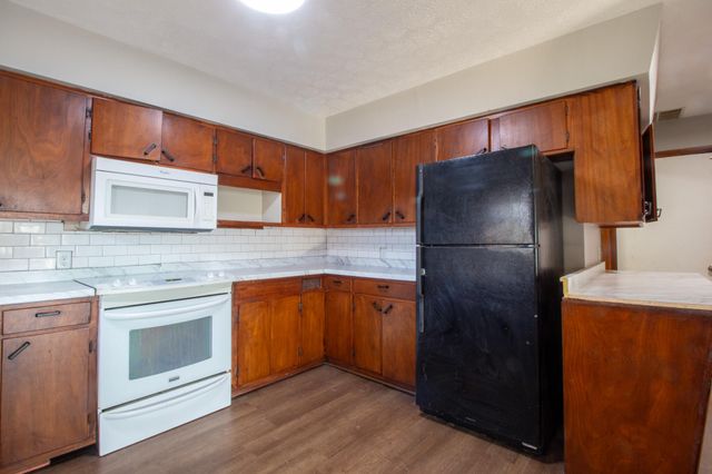 1107 S Weaver Avenue, Springfield, MO 65807