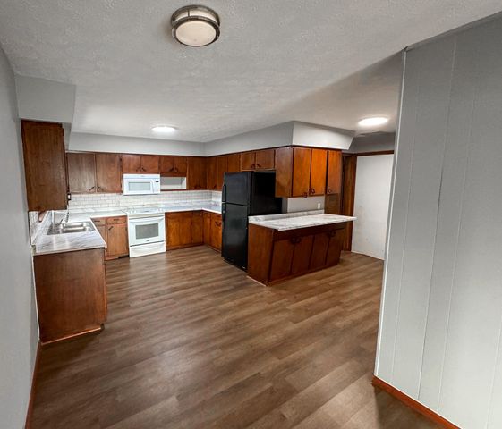 1107 S Weaver Avenue, Springfield, MO 65807