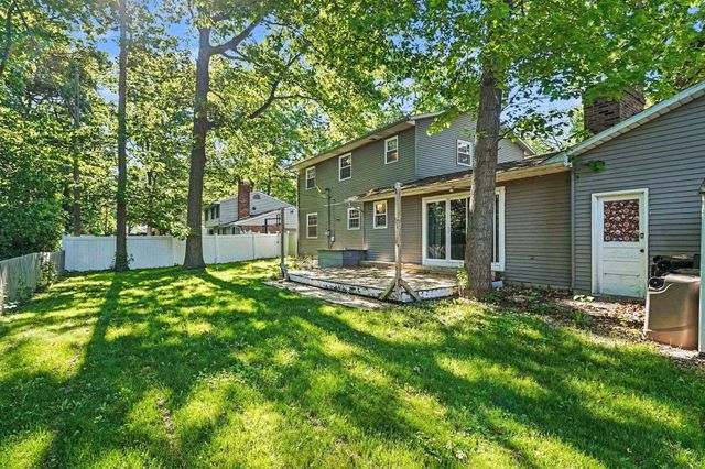3035 Crestwood Court, Bay City, MI 48706