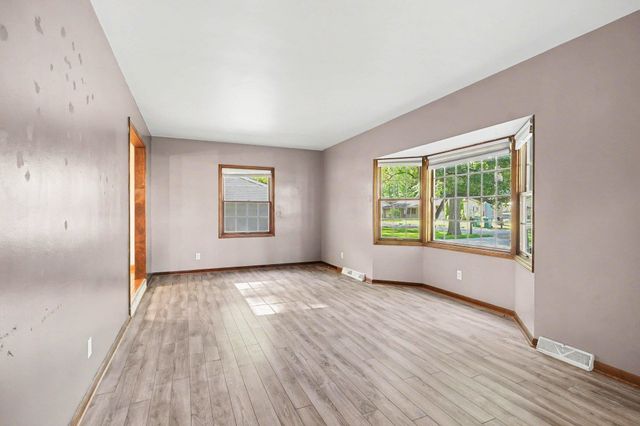 3035 Crestwood Court, Bay City, MI 48706