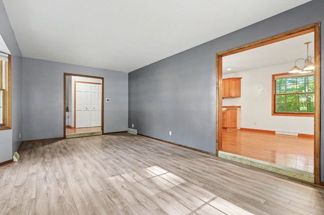 3035 Crestwood Court, Bay City, MI 48706