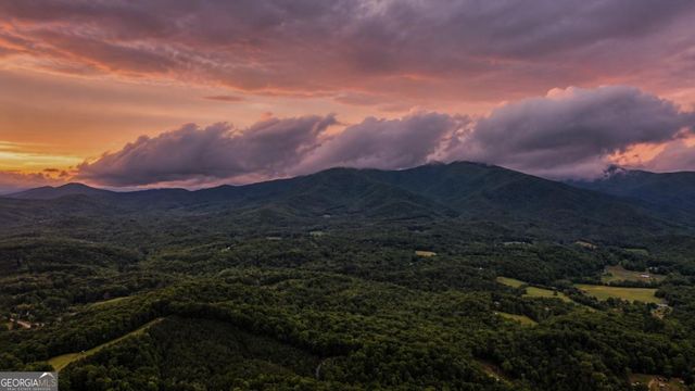 11 Whisper Lane, Ellijay, GA 30536