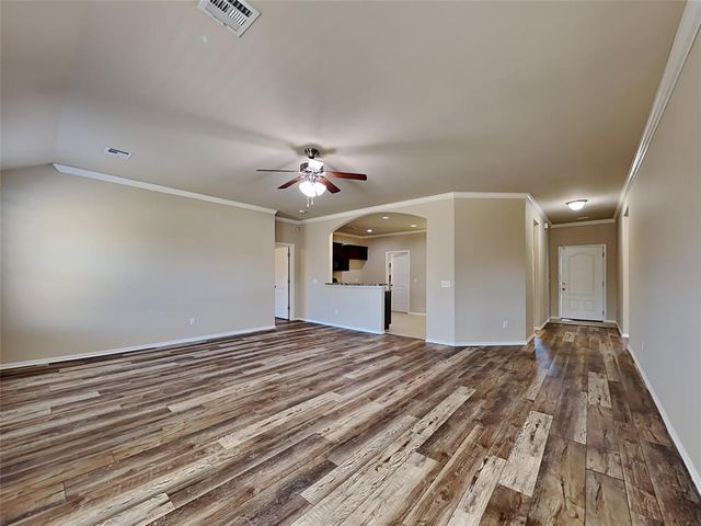 2716 Demotte Drive, Yukon, OK 73099